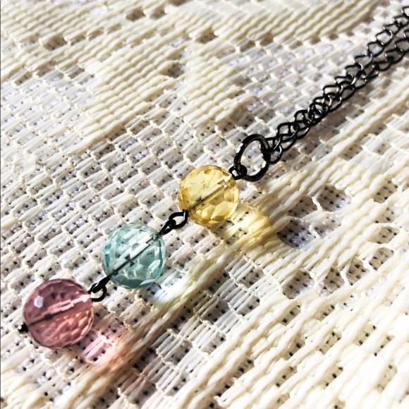 Simple Pastel Beaded Necklace - Picture 4 of 6